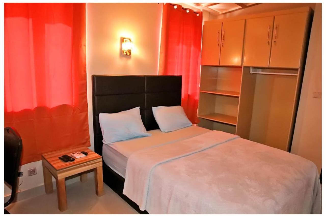 Oasis Lawafossi Apartment โบโบดีอูลาสโซ ภายนอก รูปภาพ